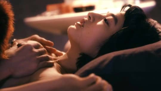 女性芸能人濡れ場シーン