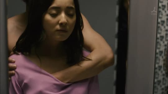 女性芸能人濡れ場シーン