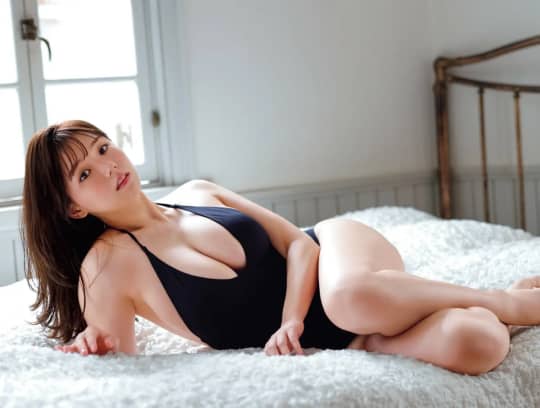 篠崎愛 おっぱい