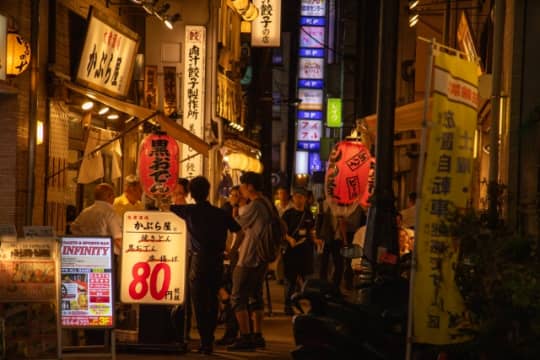 夜の飲み屋街