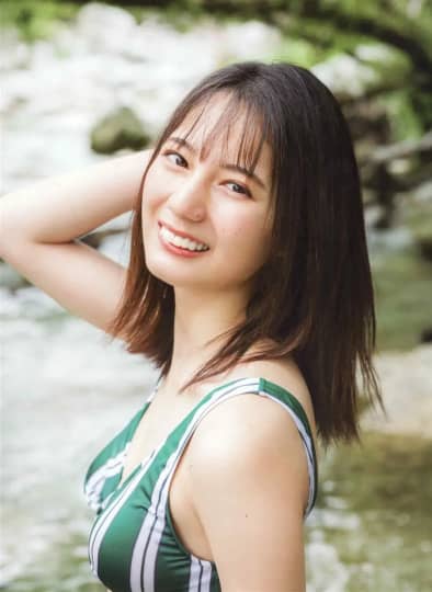 小坂菜緒 おっぱい