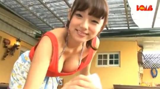 篠崎愛 おっぱい