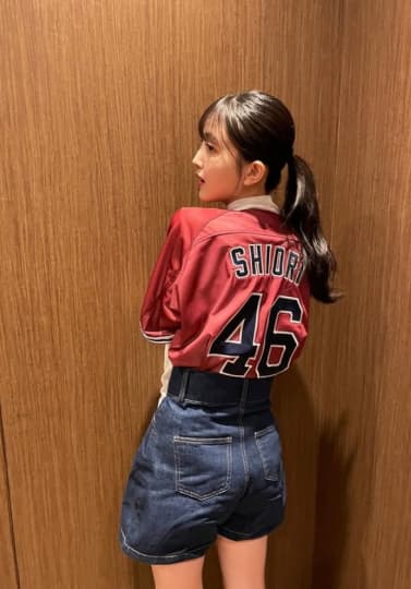 久保史緒里 おっぱい