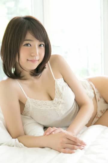  中村静香 おっぱい