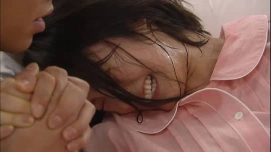 上戸彩　おっぱい
