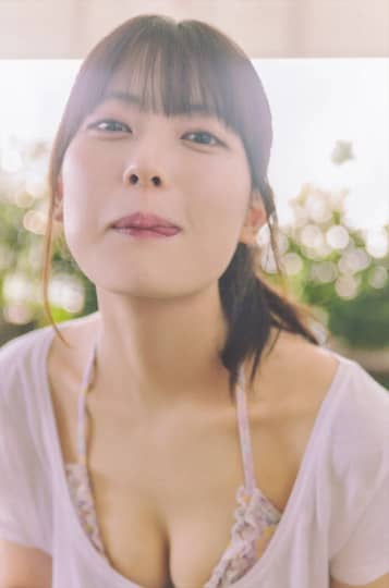 岩本蓮加 おっぱい
