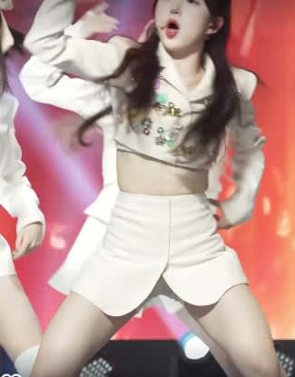 カン・ヘウォンのエロいパンチラ画像