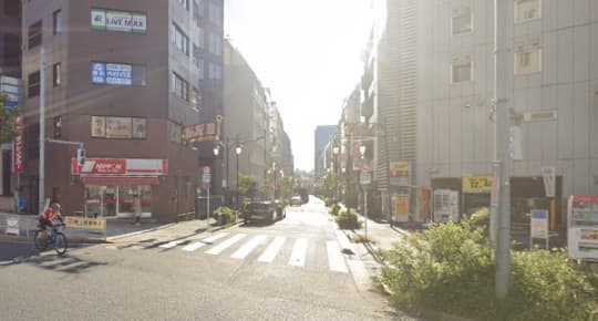 ニッポンレンタカー前