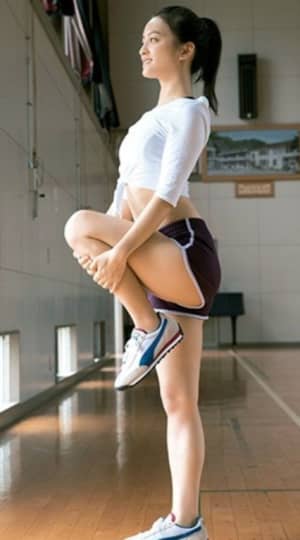 岡田結実のエロいパンチラ画像