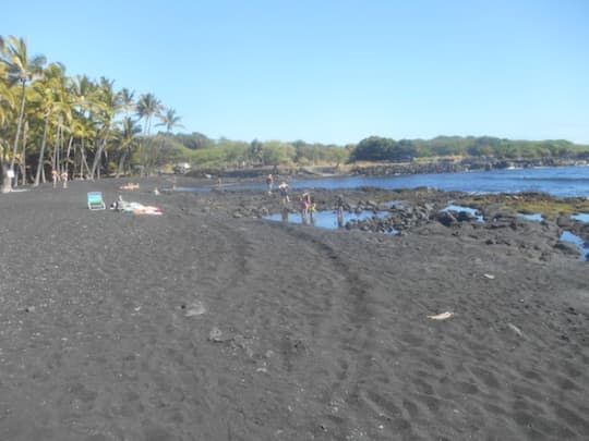 プナルウ黒砂海岸