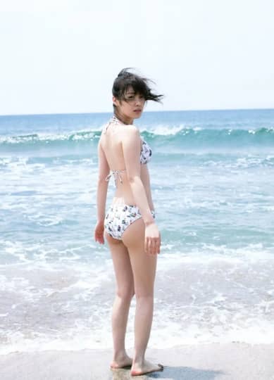 高山一実 おっぱい