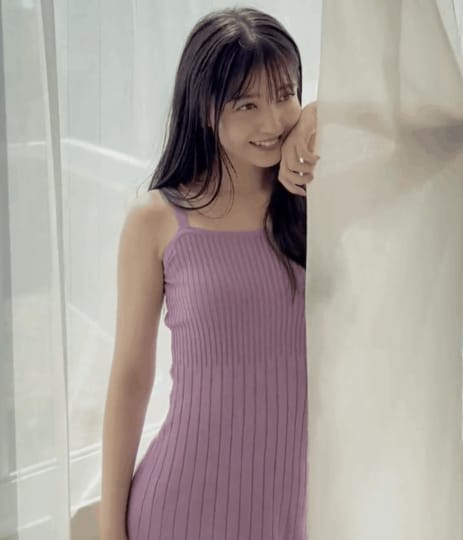 久保史緒里 おっぱい