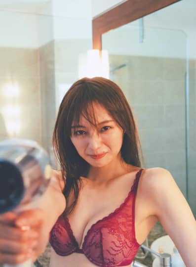 梅澤美波 おっぱい