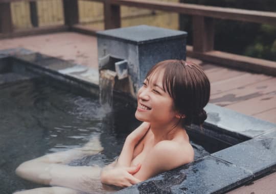 秋元真夏 おっぱい