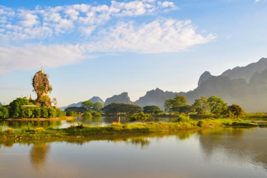 世界の絶景　チャウカラッ・パゴダ（ミャンマー）