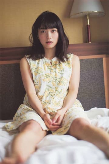 深川麻衣のエロいパンチラ画像