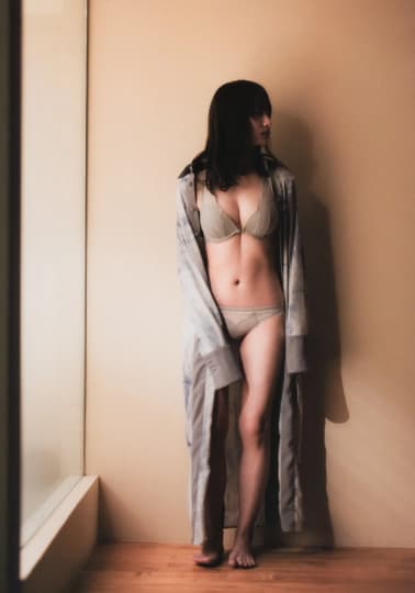 影山優佳 エロ