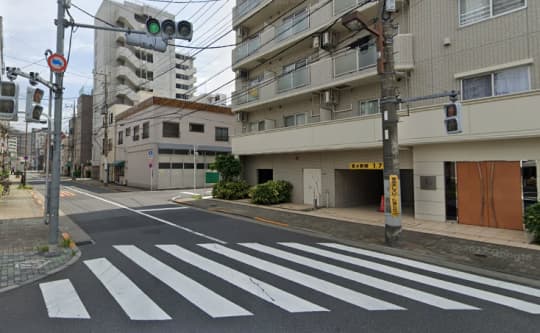 住宅街の十字路