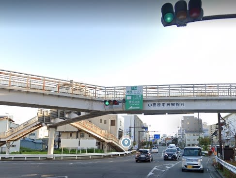 小田原市民会館前