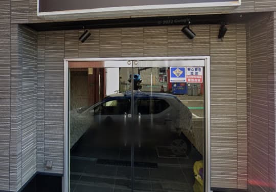 美魔女コレクションの店舗前