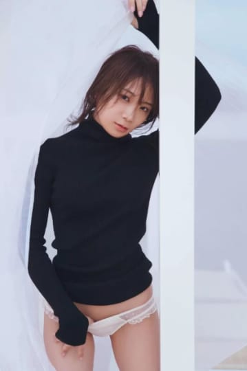 秋元真夏 おっぱい