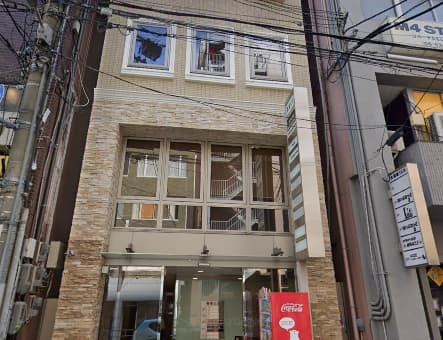 LOVEキタ兎我野店の店舗前