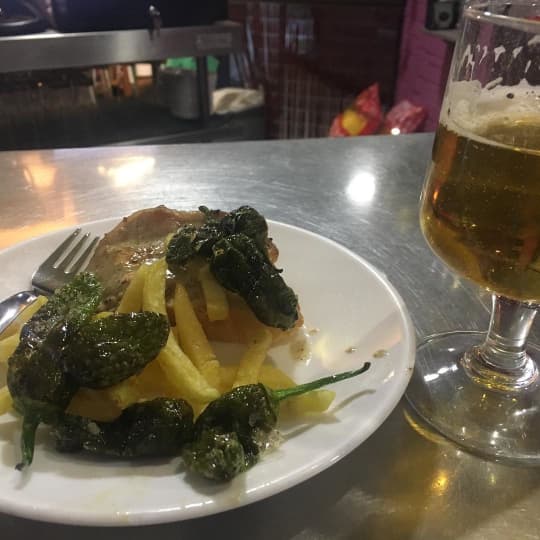 無料タパスとビール