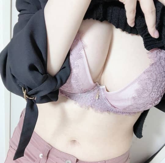 女性
