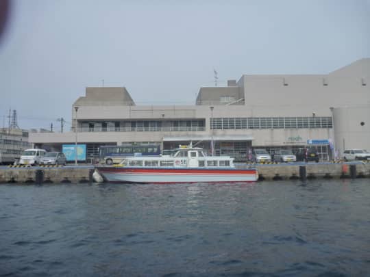 接続する浦郷港