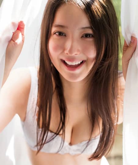 Bカップ 芸能人