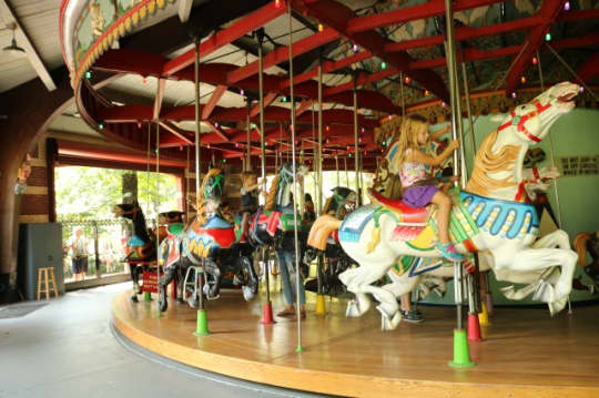ニューヨーク　セントラルパークのカルーセル(回転木馬)