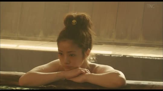  上戸彩 おっぱい