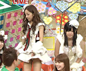 板野友美 おっぱい