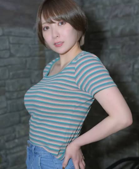 紺野栞 おっぱい