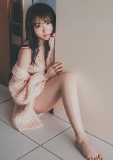 秋元真夏 おっぱい
