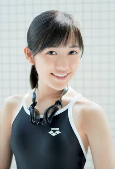 スク水姿の渡辺麻友