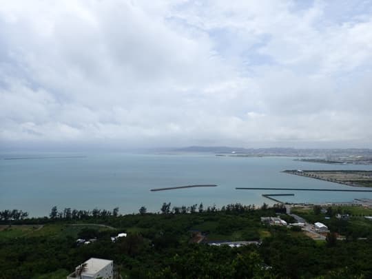 中城湾から南方