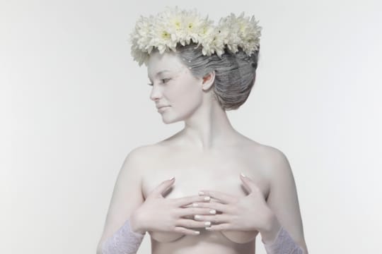 女性