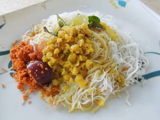 スリランカ料理の“ストリング・ホッパー（インディ・アーッパ）”