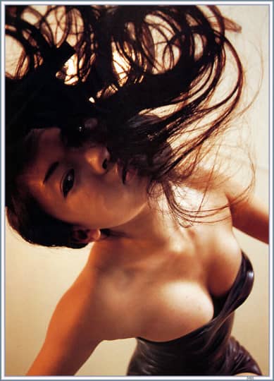 篠原涼子 おっぱい