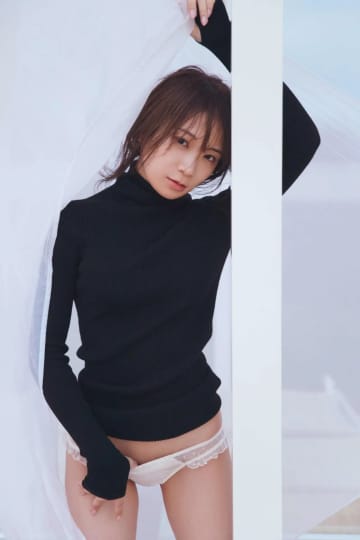 秋元真夏 おっぱい