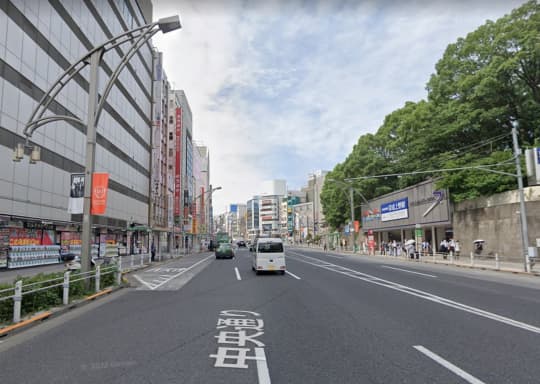 上野駅前大通り