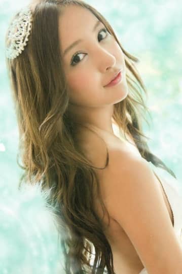 板野友美 おっぱい