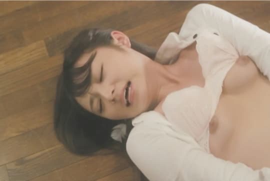 女性芸能人濡れ場シーン