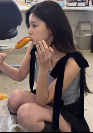 カン・ヘウォンのエロいパンチラ画像