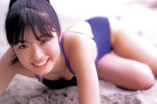  上戸彩 おっぱい