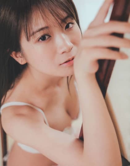 秋元真夏 おっぱい