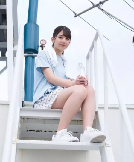 小坂奈緒 おっぱい