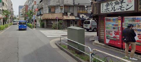 右折するポイントの建物