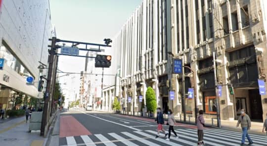 新宿３丁目　駅前